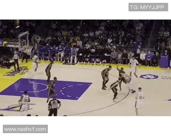 湖人对阵热火最新赛程及比分动态分析与回顾 湖人对阵热火最新赛程及比分动态分析与回顾