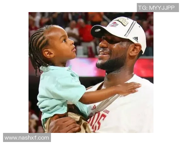 詹姆斯父子共同迎来新篇章布朗尼正式宣布参加NBA选秀 詹姆斯父子共同迎来新篇章布朗尼正式宣布参加NBA选秀